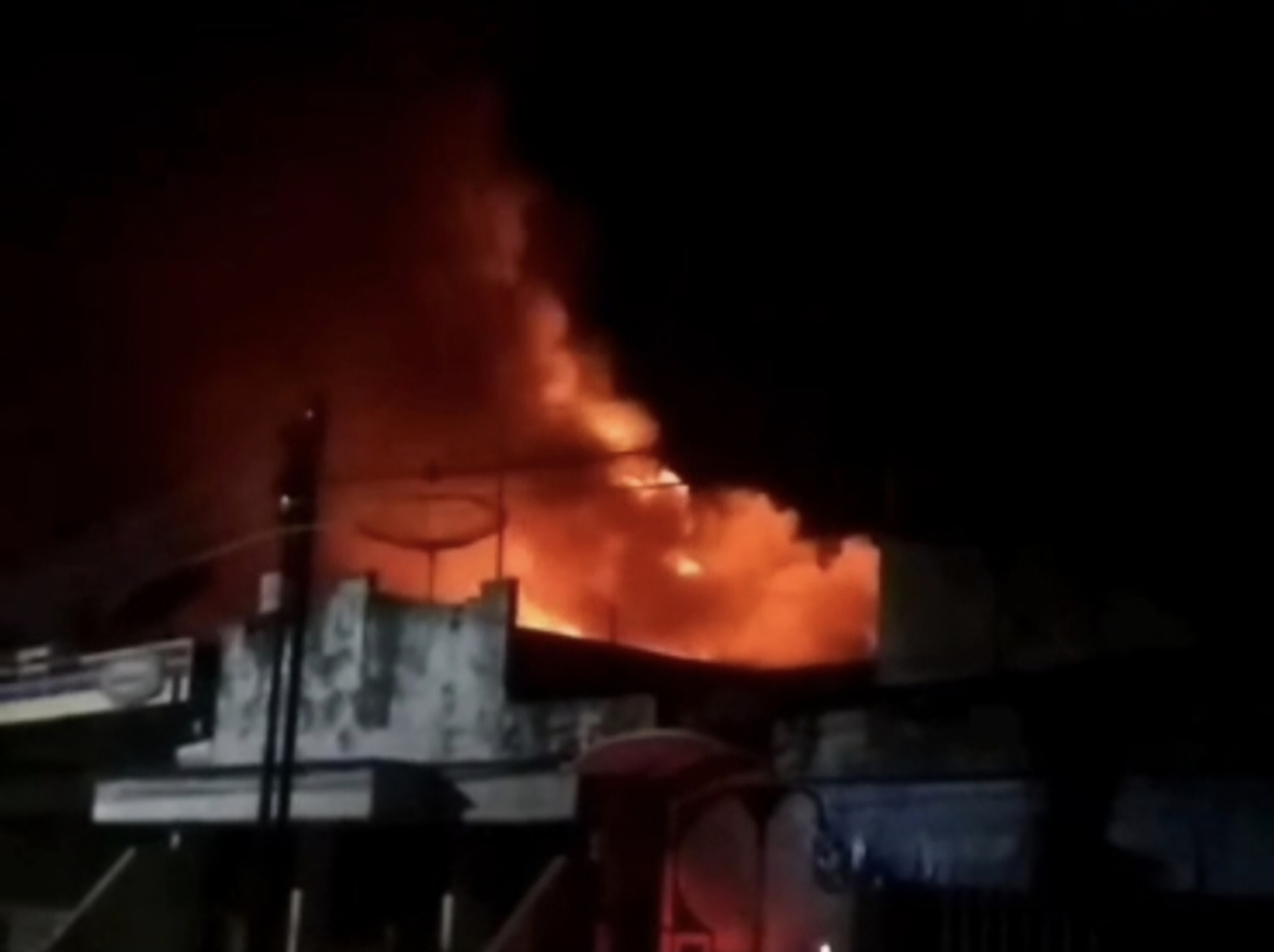 Indomaret Kerek Tuban Terbakar, Bangunan dan Isi Minimarket Ludes