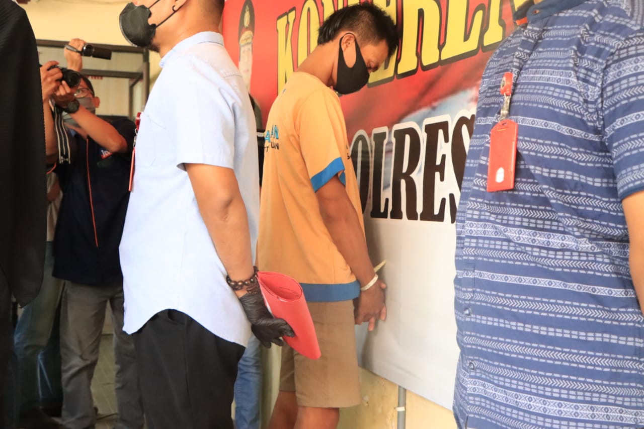 Bacok Tetangga dengan Pedang, Pria di Tuban Ini Terancam 5 Tahun Penjara
